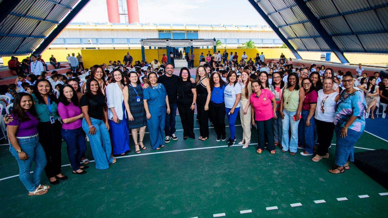  Governador entrega reforma de escola no Dique Estrada que está entre as 10 melhores do Ideb 
