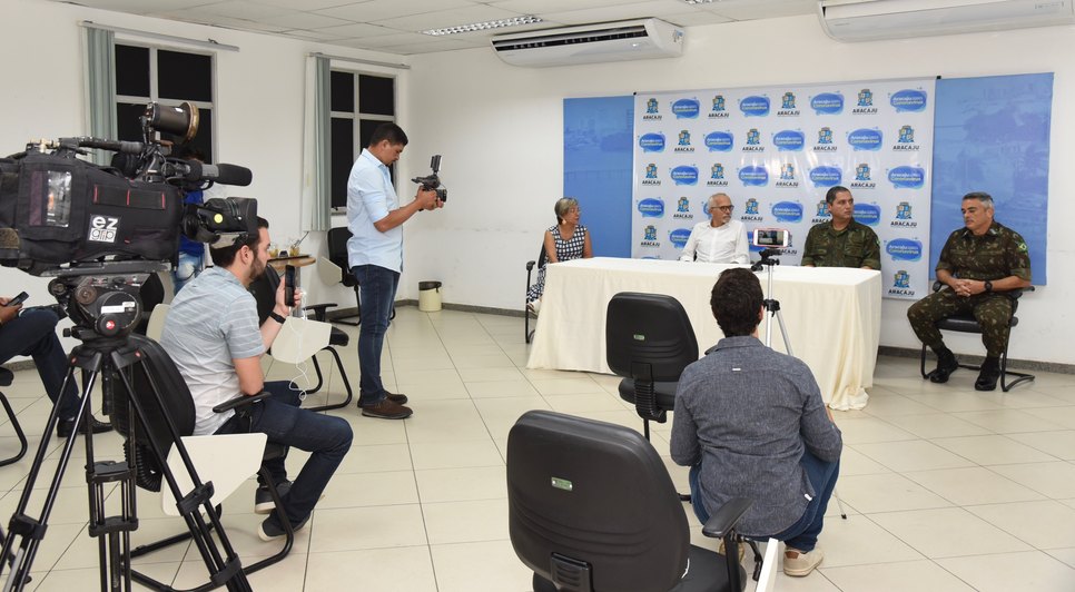 COLETIVA ENTREGA DE KITS / Foto: Ana Lícia Menezes/PMA