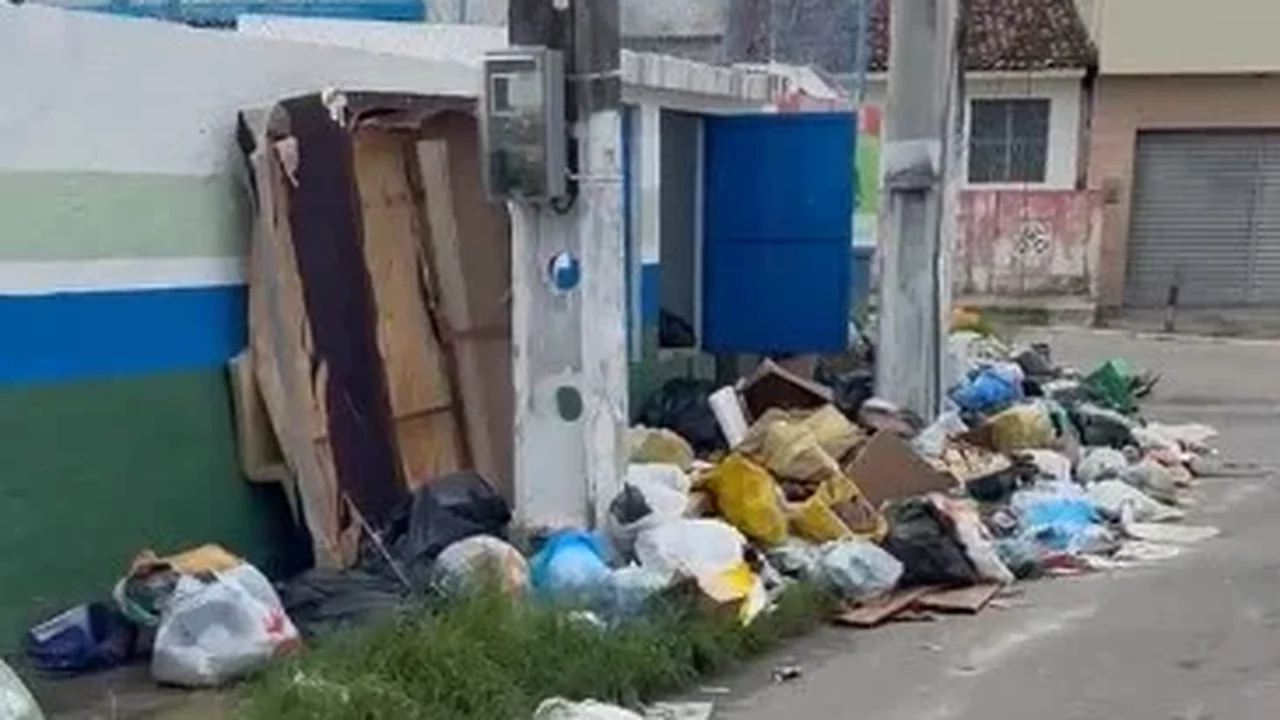 Lixo se acumula em Maceió em meio à greve de garis enquanto prefeitura antecipa agenda do São João