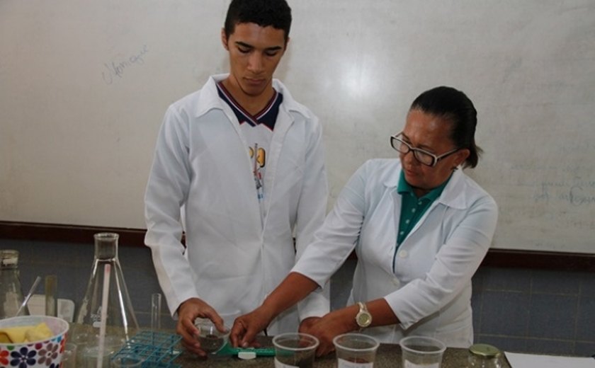 Escola estadual de Arapiraca tem projeto selecionado para maior feira científica do país