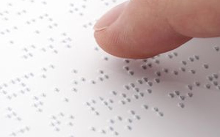 Estatuto da Pessoa Idosa ganha versão em braile e áudio