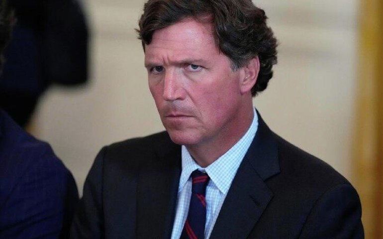 Tucker Carlson denuncia possível perseguição judicial por autoridades dos EUA
