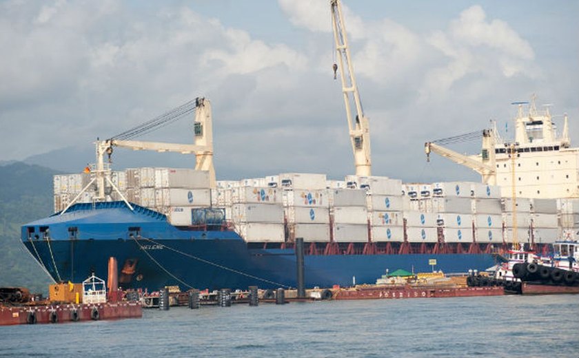 Para câmaras de comércio, tarifa de 50% afeta economia norte-americana