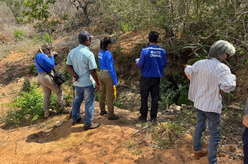 Polícia Científica realiza perícia em área de incêndio florestal e desmatamento na zona rural de Água Branca