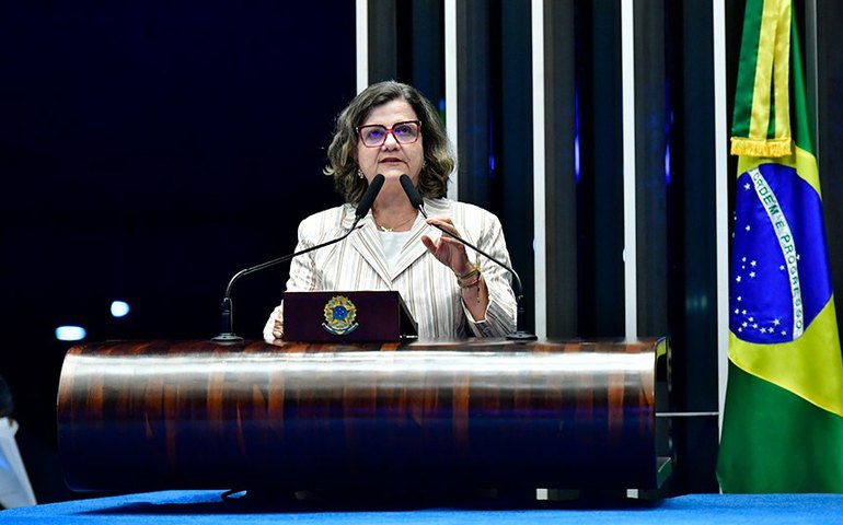 Teresa Leitão defende vacinação contra o câncer do colo do útero