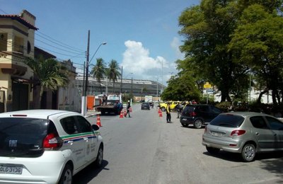 Operação conjunta entre SMTT e BPTran flagra 21 infrações de trânsito em Maceió