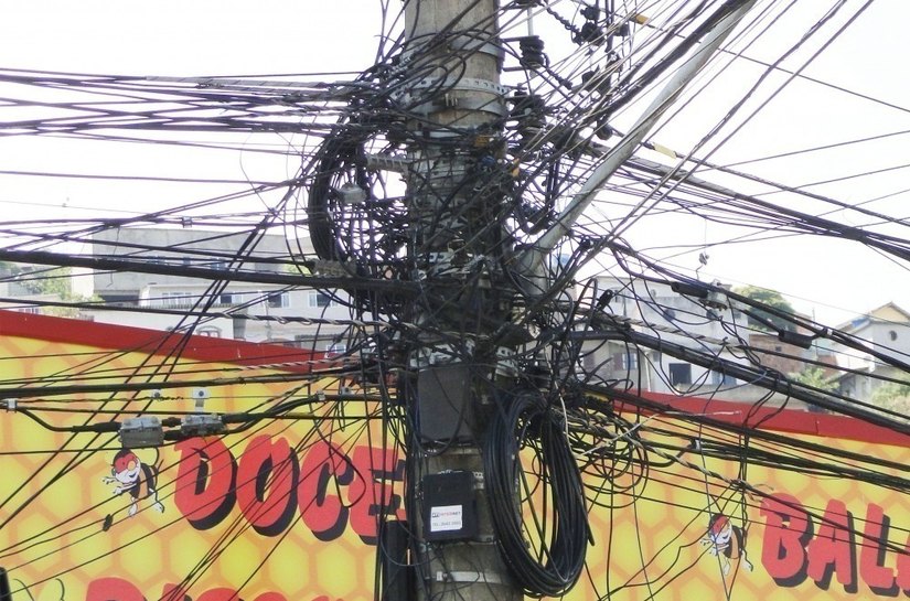 ALE aprova projeto que obriga retirada de fios inservíveis dos postes