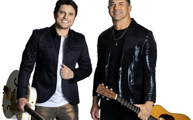 De novo juntos, Hugo Pena e Gabriel estreiam “Tour 20 Anos”