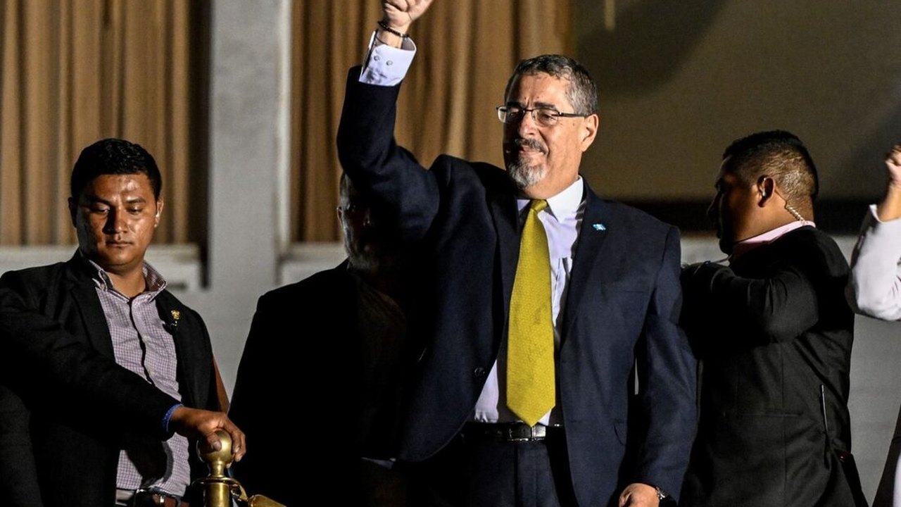 Bernardo Arévalo, de centro-esquerda, vence 2º turno das eleições presidenciais