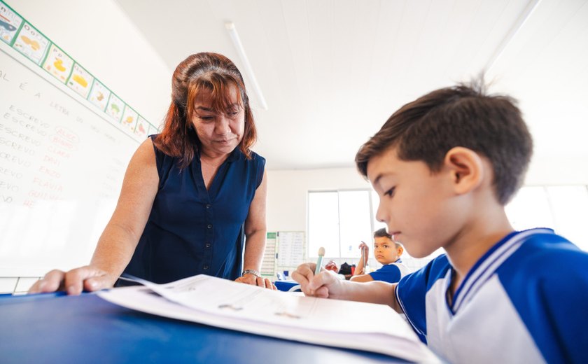 Educação publica edital de seleção de professores para o Programa Escola 10