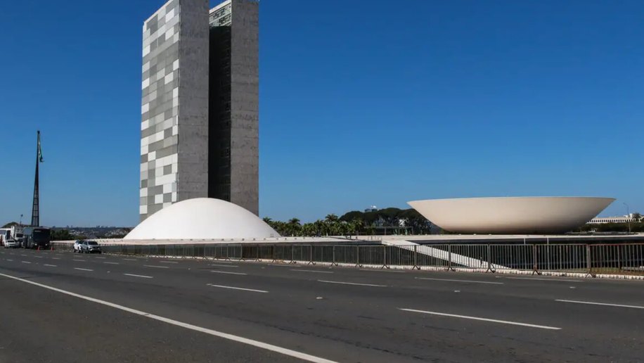 Senado pede ao STF para suspender liminar do impeachment de ministros