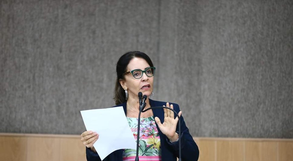 EMILIA CORREA / Foto: César de Oliveira
