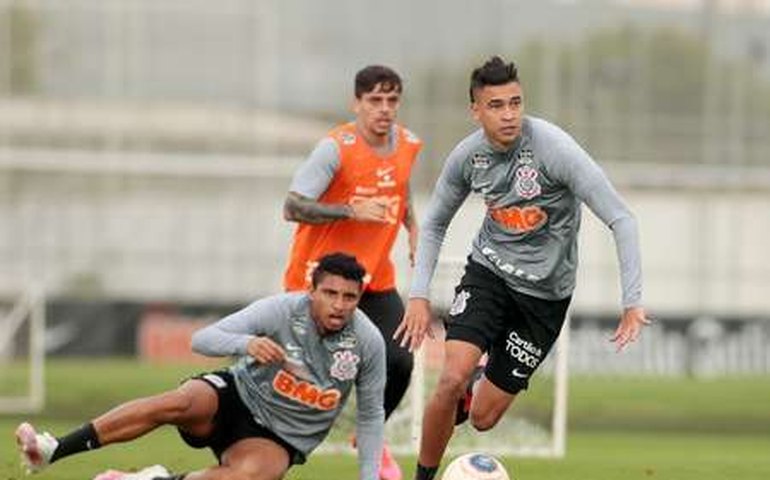 Ainda sem Jô, Corinthians faz 1º treino tático da intertemporada