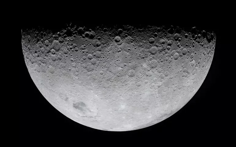 Dois astronautas italianos poderão caminhar na Lua, diz agência