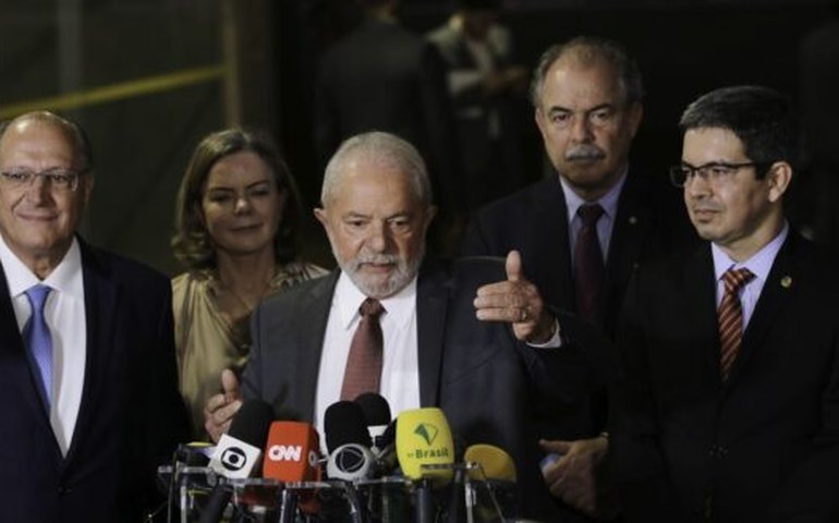 Sem definições do novo governo, mercado vê risco fiscal