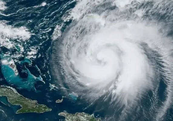 Furacão Francine avança em direção à Louisiana, nos EUA