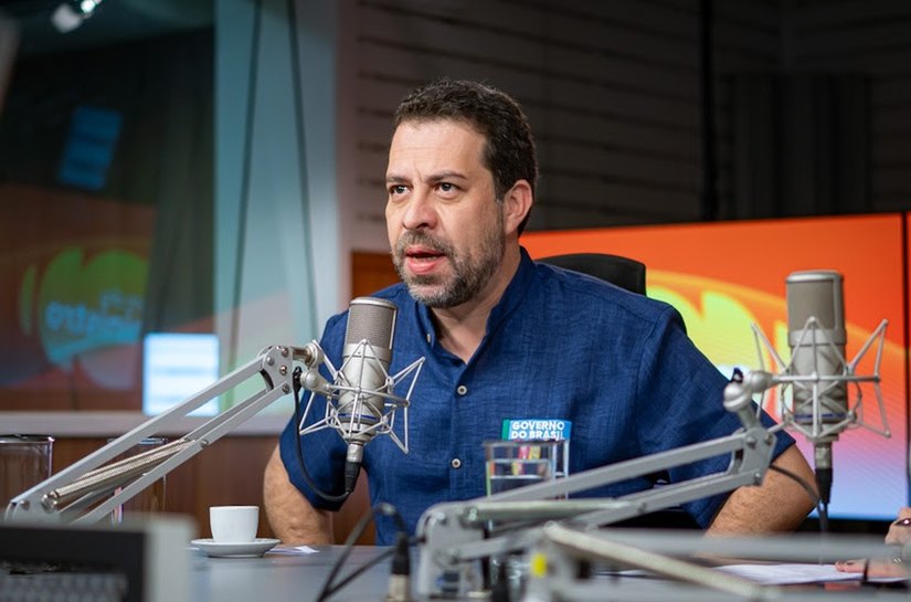 “Vamos insistir para que haja uma lei que defenda os trabalhadores de aplicativos”, destaca Guilherme Boulos