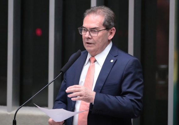 Câmara aprova projeto que reduz pena de condenados pelo 8 de janeiro