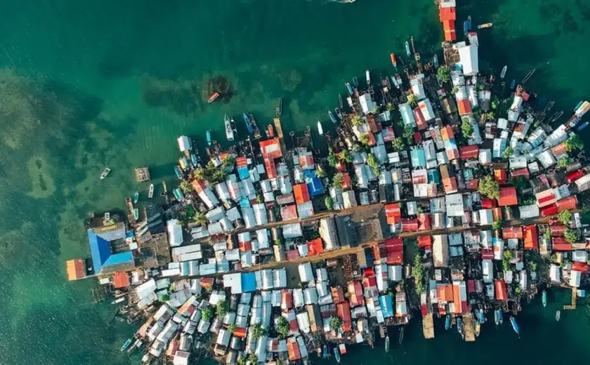 Ilha é evacuada às pressas devido a ameaça de inundação iminente