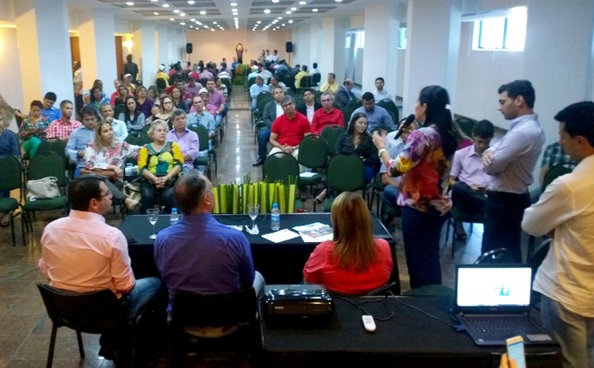 PMDB reúne lideranças em Maceió para debater crise nacional e eleições 2016