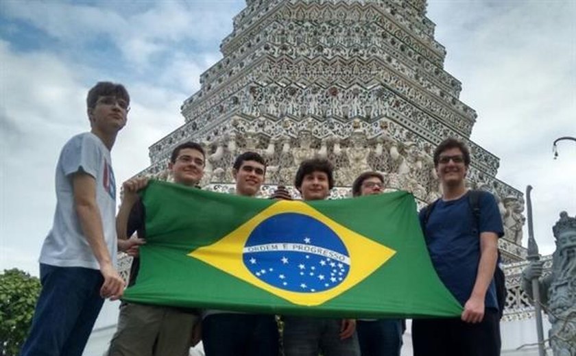 Alunos do Brasil conquistam medalha de prata em torneio internacional de Física