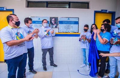 Prefeito Luciano homenageia professor e entrega mais uma unidade de ensino em Arapiraca