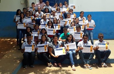 Projeto "Educando e Transformando Gerações" premia alunos destaque em Olho D'Água Grande
