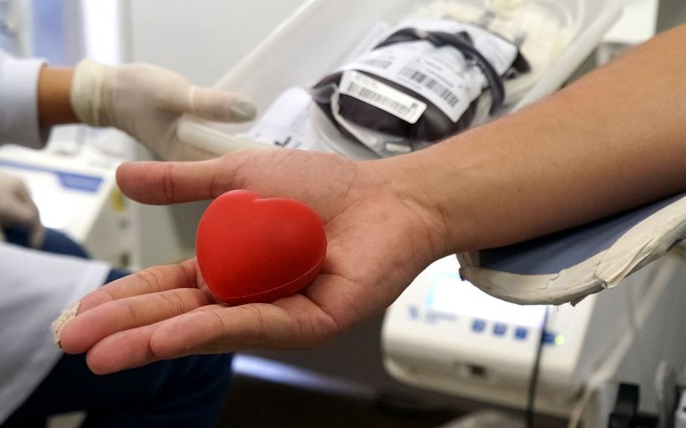 Hospitais federais do RJ fazem campanha para aumentar doação de sangue