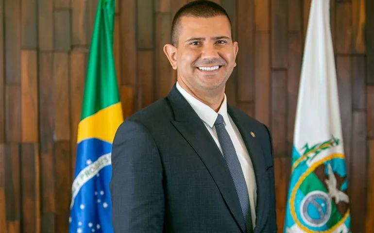 Douglas Ruas, Felipe Curi e outros 9 secretários deixam governo do RJ para disputar eleições