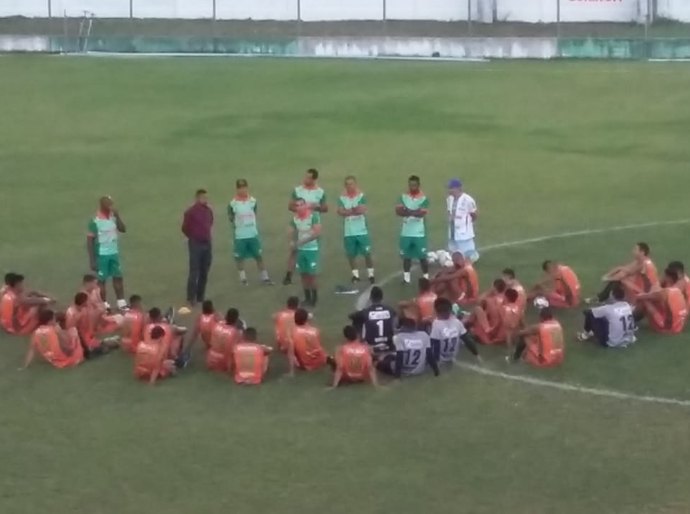 Na reapresentação do Coruripe após goleada, reunião e trabalho regenerativo