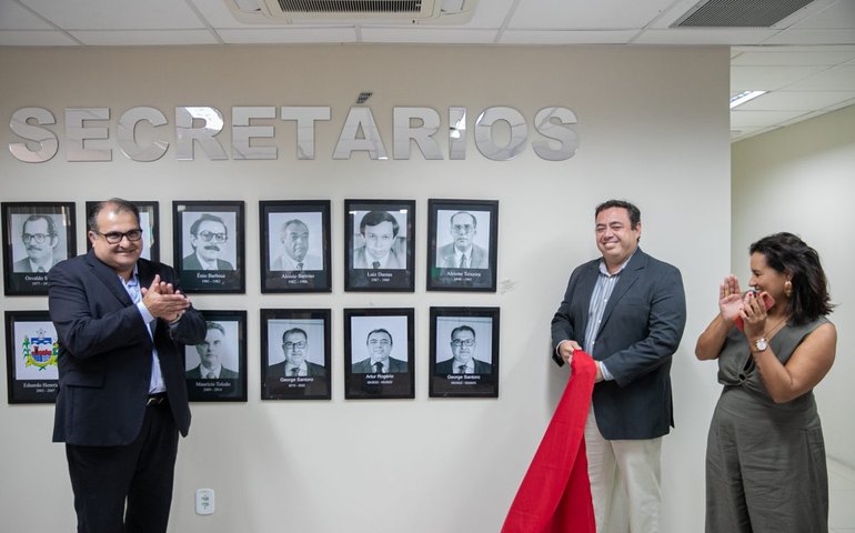 George Santoro e Artur Rogério Ferreira recebem homenagens na Galeria dos Secretários da Sefaz AL