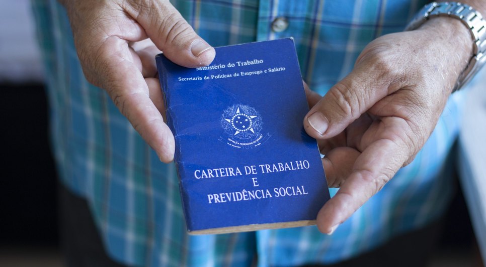 como-tirar-carteira-de-trabalho-scaled