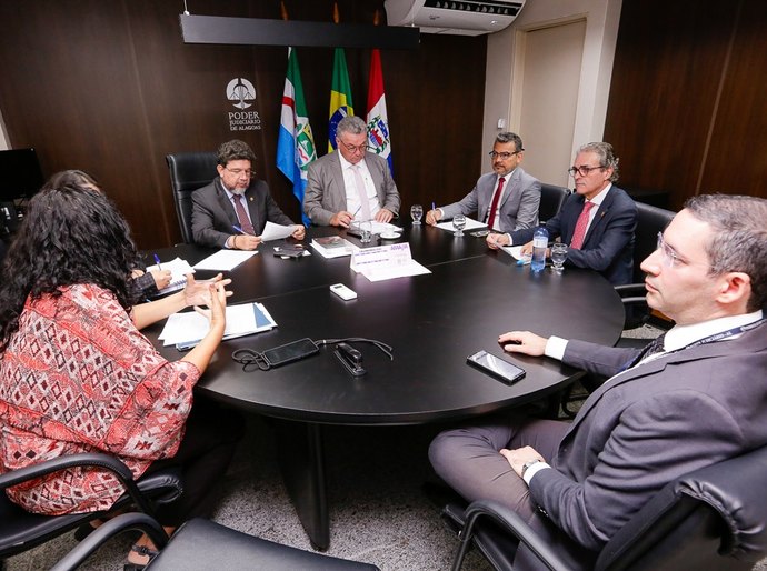Centro de Inteligência do TJAL discute combate a demandas predatóriasCentro de Inteligência do TJAL discute combate a demandas predatórias