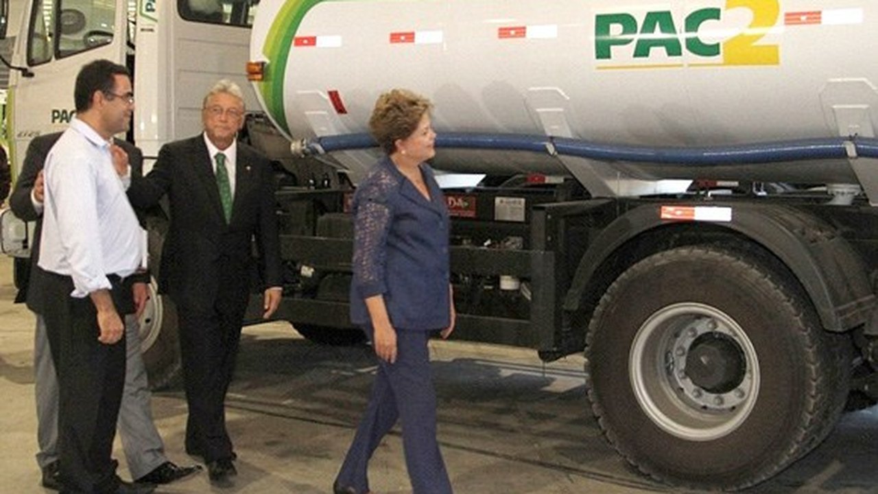 Em Alagoas, Dilma anuncia recursos e entrega equipamentos
