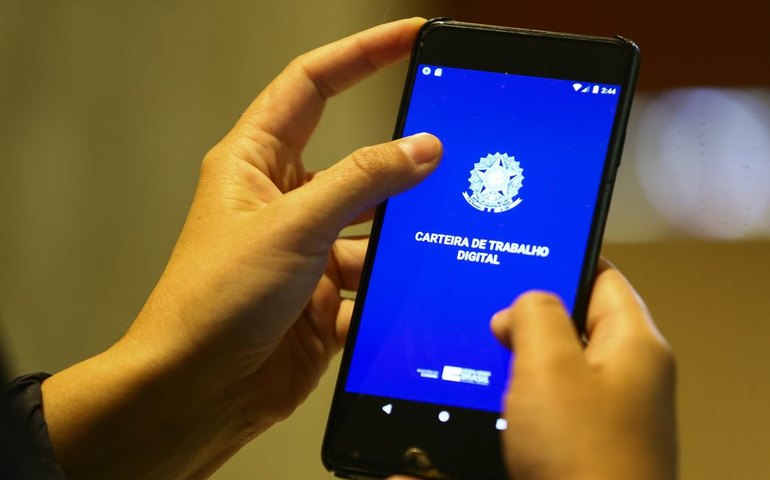 Brasil registrou 71,5 mil postos formais de trabalho em março