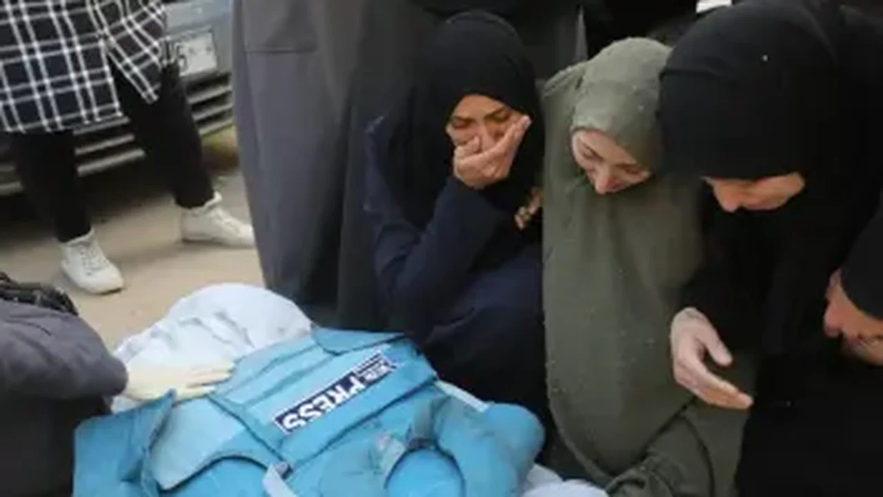 'Despedaçados': ao menos dez membros de uma mesma família são mortos em bombardeio de Israel a Rafah; cinco são menores