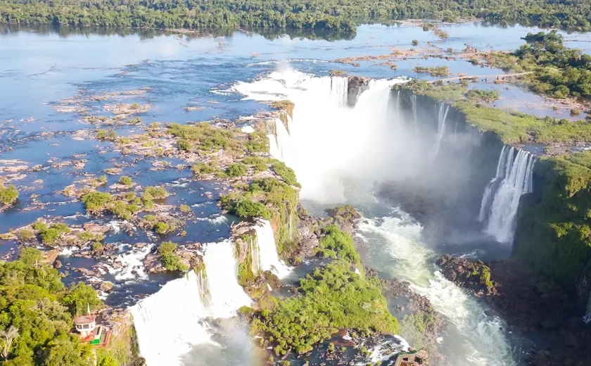 Vazão das cataratas do Iguaçu aumenta 5 vezes acima da média