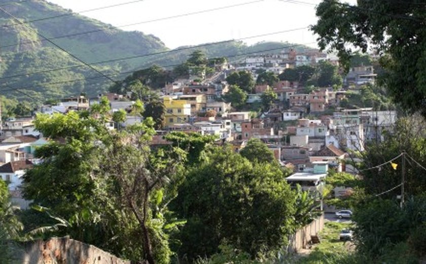 Turista americano atingido em tiroteio no Rio continua em estado grave