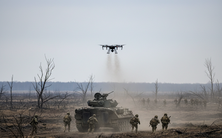 Operadores de drones russos removem do front infantaria e veículos ucranianos