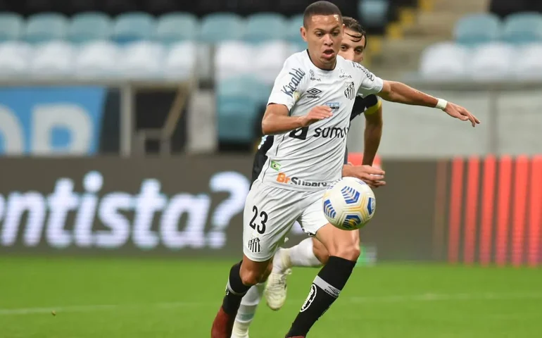 Guilherme anota duas vezes e garante vitória do líder Santos sobre o Guarani