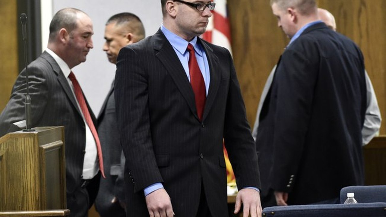 Assassino de fuzileiro americano é condenado a prisão perpétua