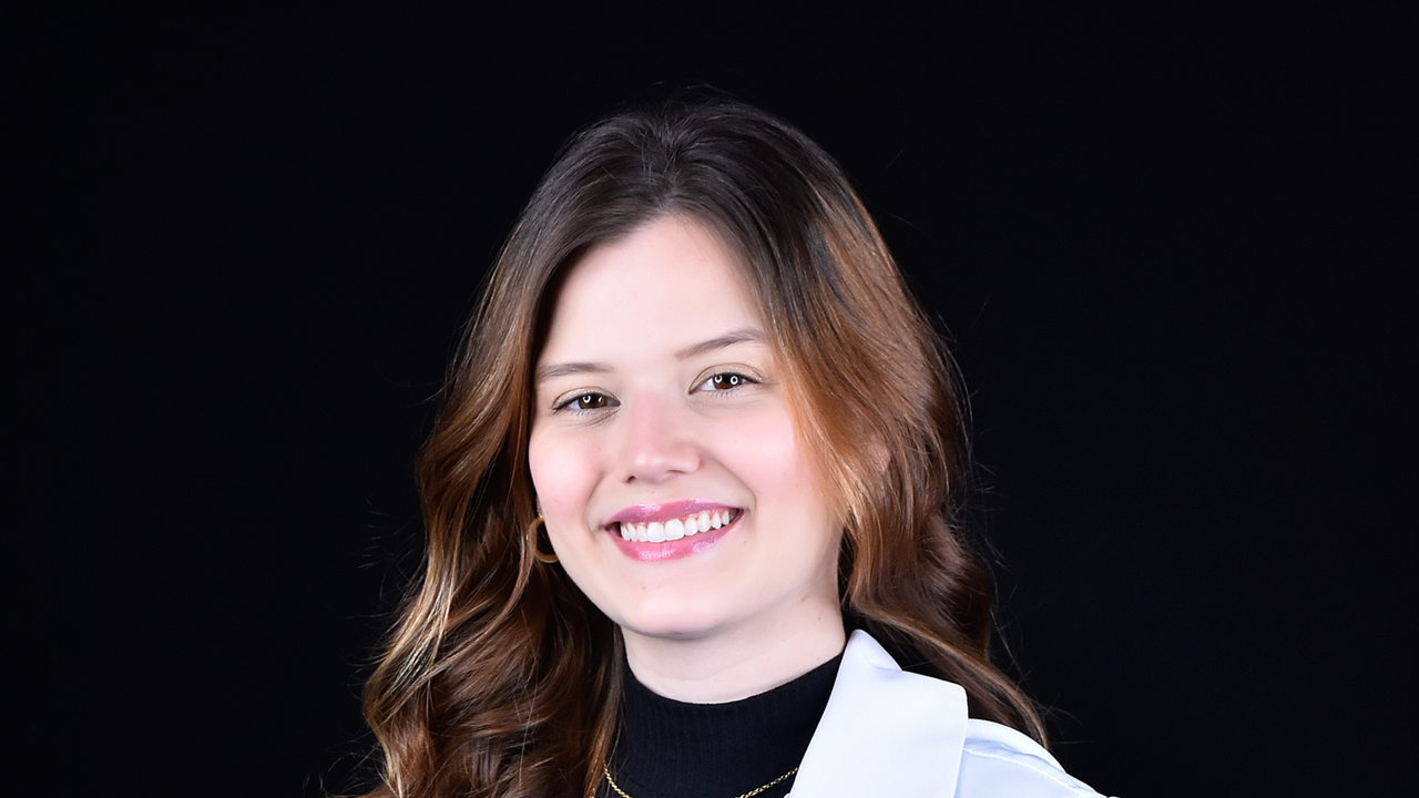 Dia do Estudante: Letícia Torres tem jornada inspiradora ao se dedicar à Medicina na Uncisal