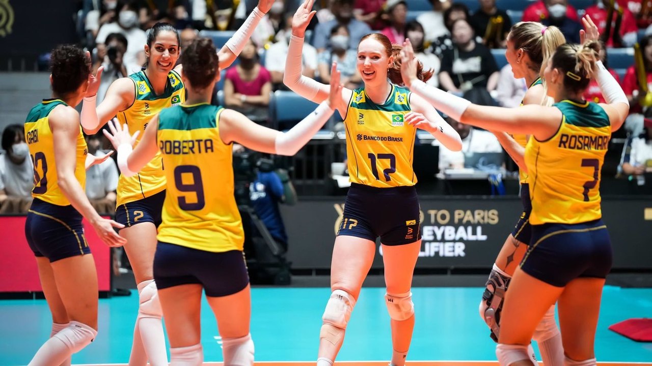 Brasil vence Bélgica e se mantém no Pré-Olímpico de vôlei feminino