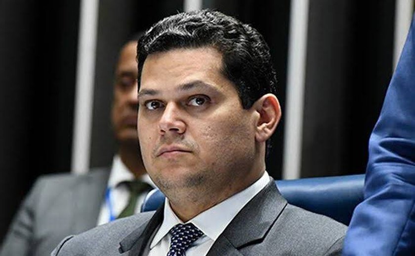 Alcolumbre Faz Acordo para Avançar PEC sobre Crimes de “Intolerância Política