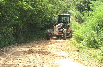 Prefeitura de Branquinha intensifica ações de melhorias nas estradas de acesso à zona rural