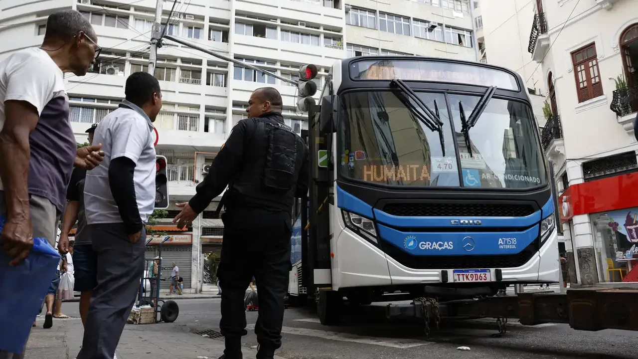 Veja em mapa quais vias estão fechadas após operação no Alemão e Penha no RJ