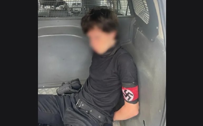 Jovem com suástica é apreendido após lançar bombas caseiras contra escola em SP