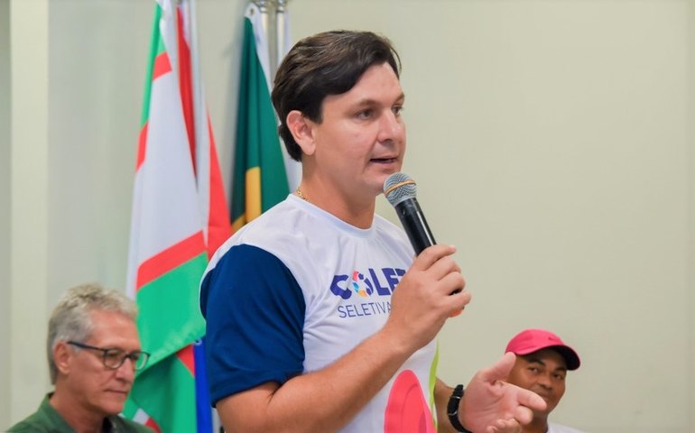 Prefeito Marcelo Beltrão anuncia reajuste do magistério em 13% e de R$ 500 para auxiliares de classe