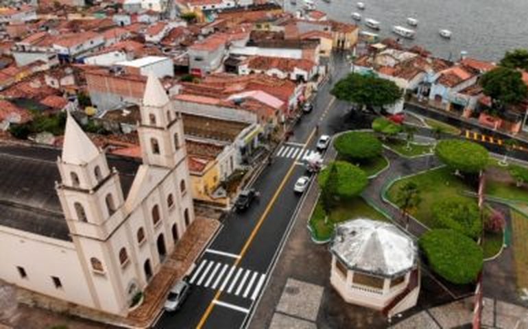 Rompimento em reservatório ameaça abastecimento em Piaçabuçu