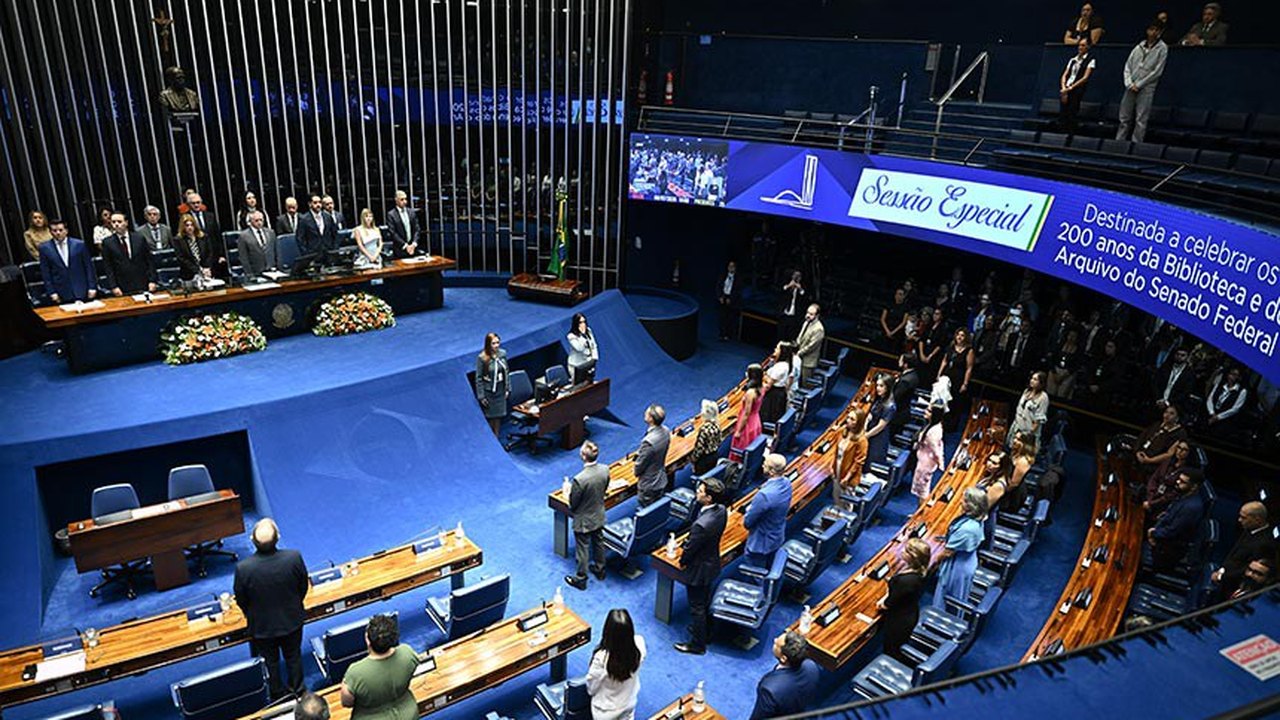 Sessão pelos 200 anos celebra papel de Arquivo e Biblioteca na democracia